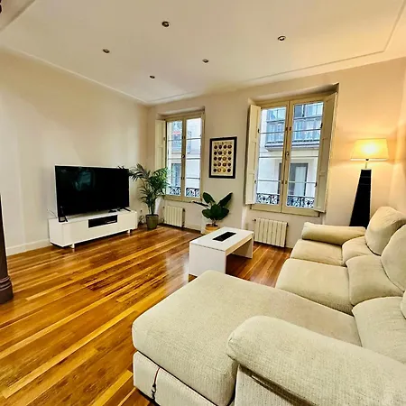 Old Town Center 110m By Sleep In Appartement